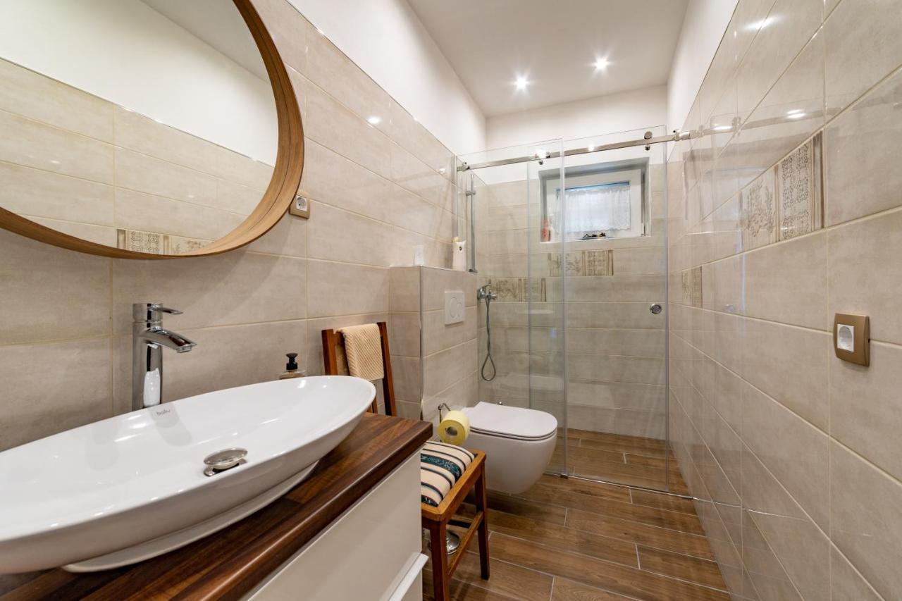 Sunny Hill Apartment Vremski Britof ภายนอก รูปภาพ