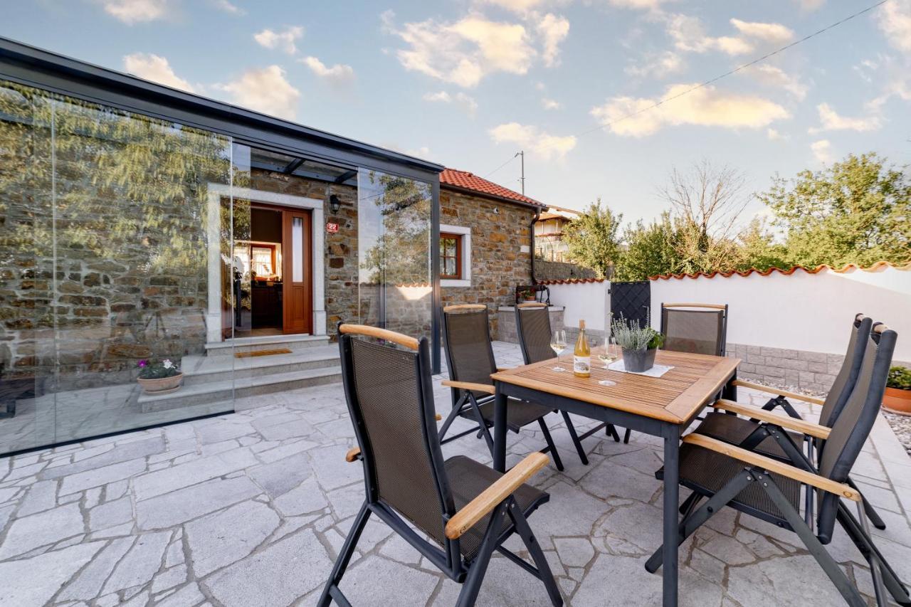 Sunny Hill Apartment Vremski Britof ภายนอก รูปภาพ